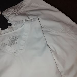 Cherokee Workwear Revolution Scrubs (2 Tops (LG) + 1 Bottom (XL))